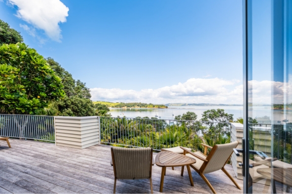 Koi Waiheke Thumbnail 576x384 1