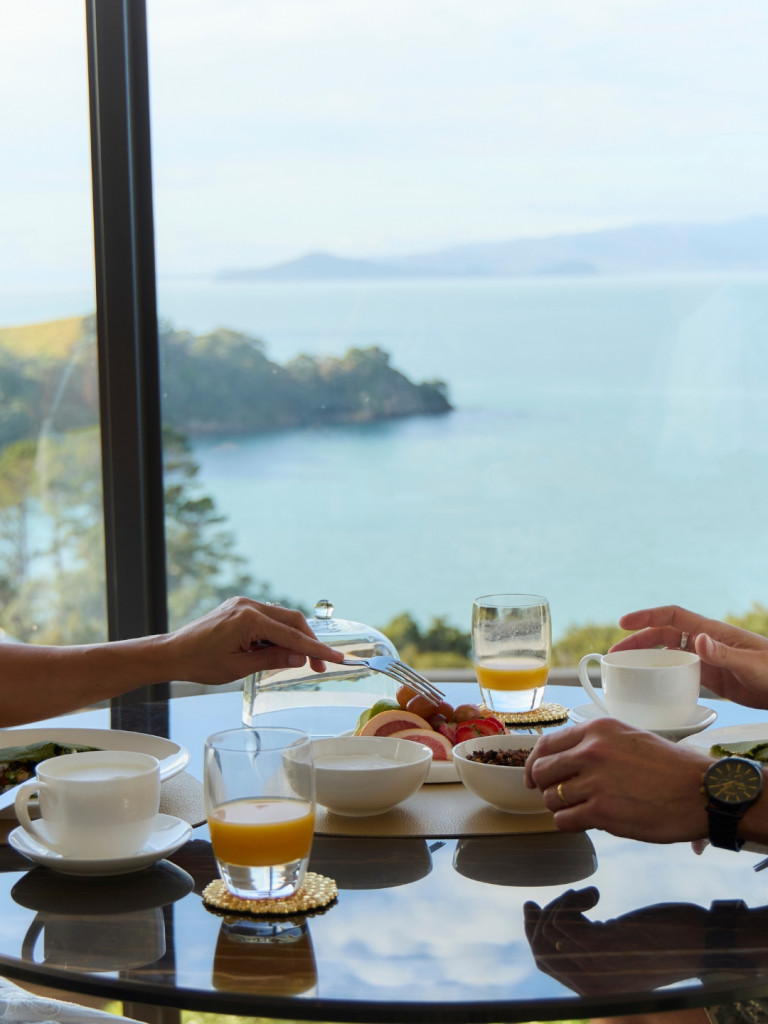 Omana Breakfast 2560x1440