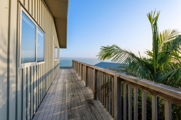 Omiha Oasis with Spa Pool Thumbnail 576x384 1