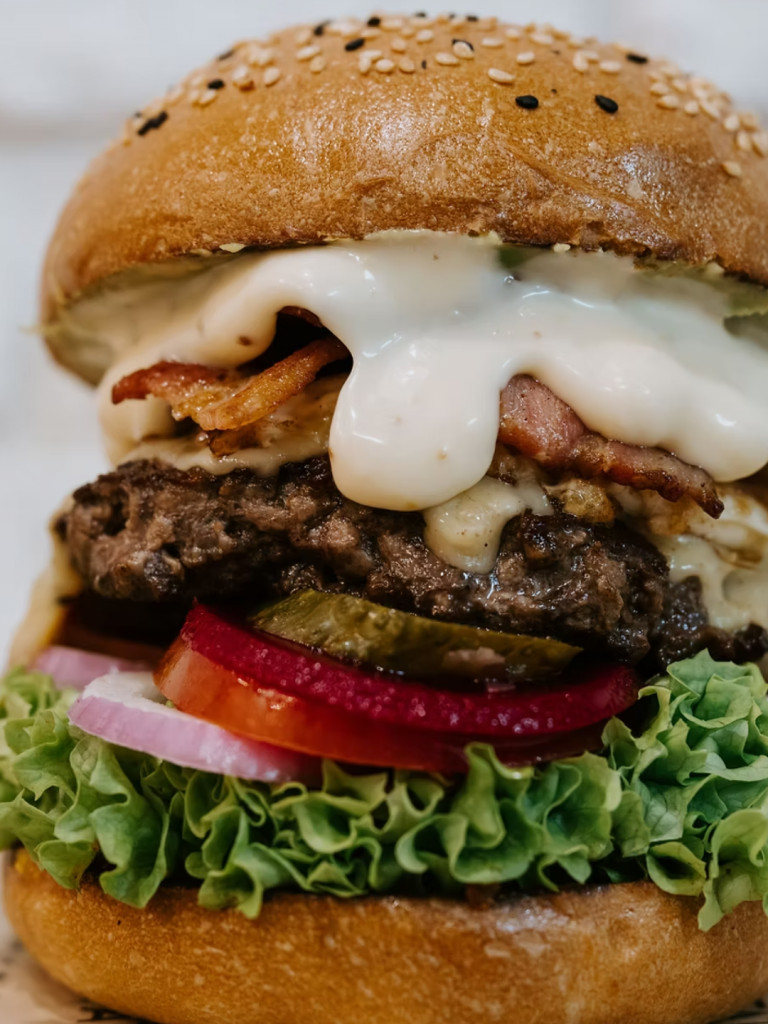 TOO FAT BUNS burger