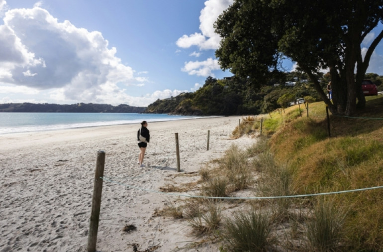 Waihekes Oneroa Beach