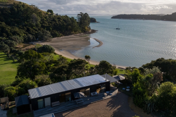 Wharetana Bay Villa Thumbnail 576x384 1