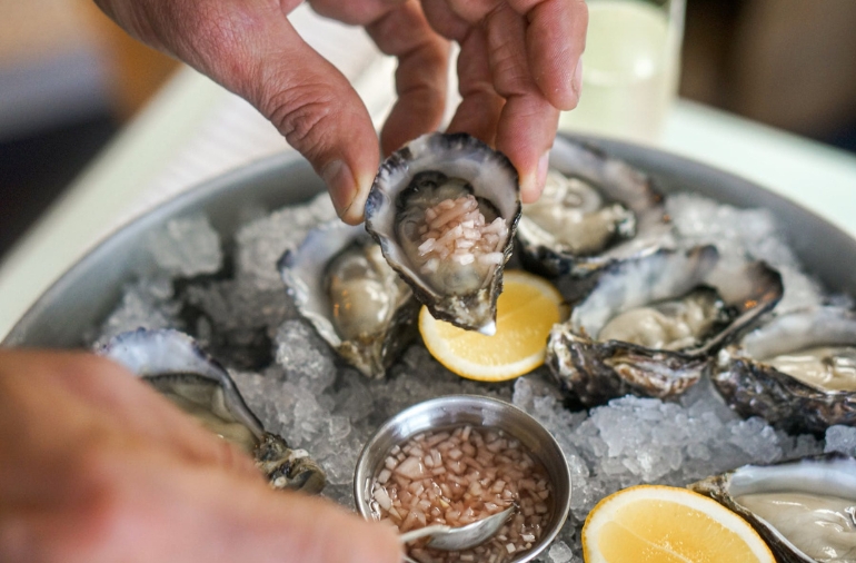 Tematuku Oysters Tile Group Image